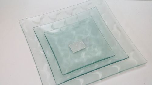 Set of glass plates