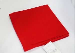 Текстилна салфетка червена бляскава