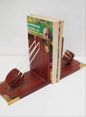 Дървени държачи за книги с макара 2 бр. комплект