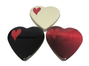 Метална кутия сърце бяла/черна/червена