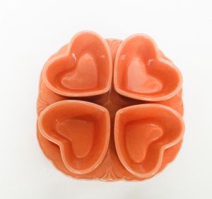 Керамични купички -сърца с подложка оранжеви